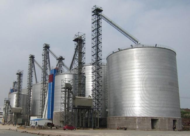 兴宾大型钢板库构造参数及水泥储存质量